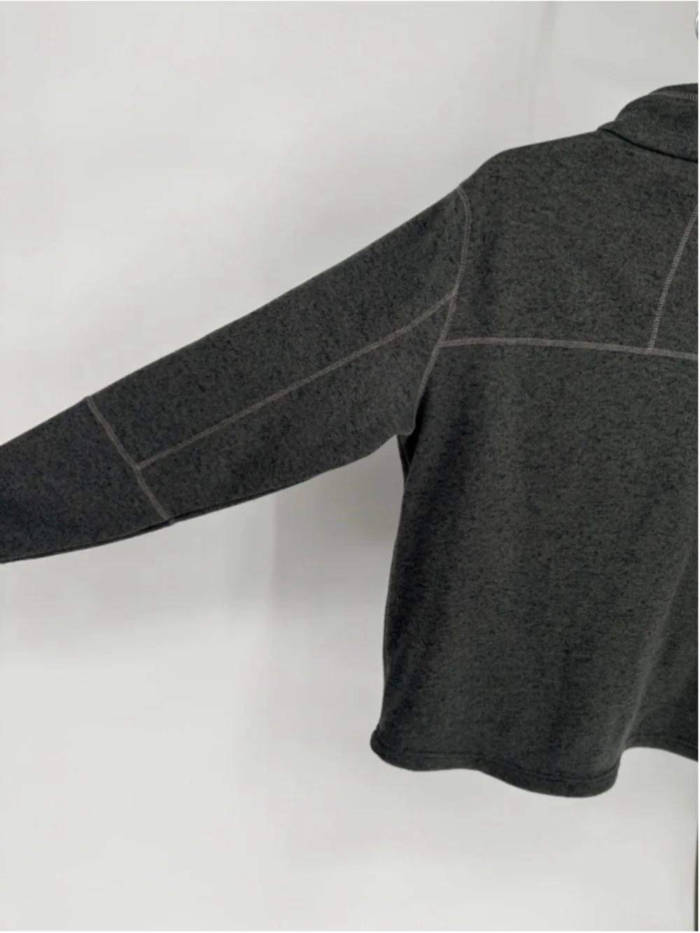 Avalanche Men’s Gray Zip Up Sweater Large